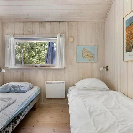 1492-aakirkeby-strandparken-3 Holiday home Vester Somarken