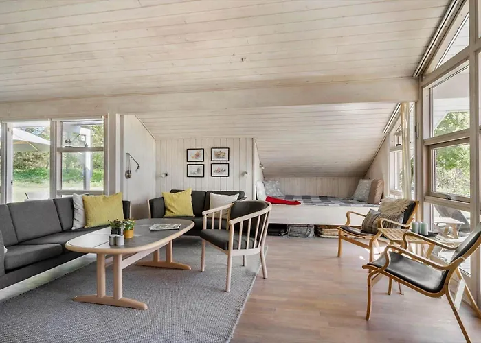 1492-aakirkeby-strandparken-3 * Vester Sømarken