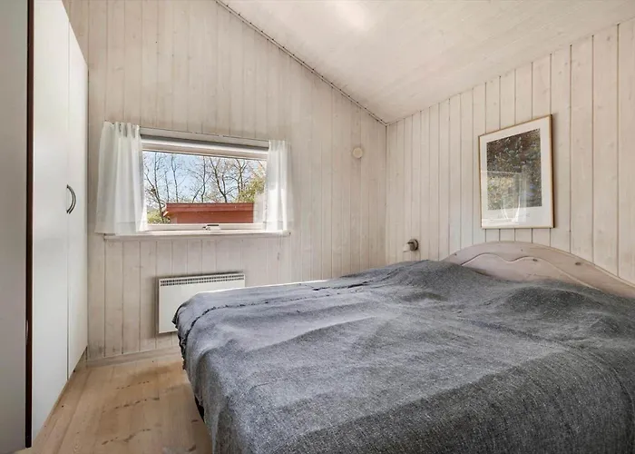 1492-aakirkeby-strandparken-3 別荘