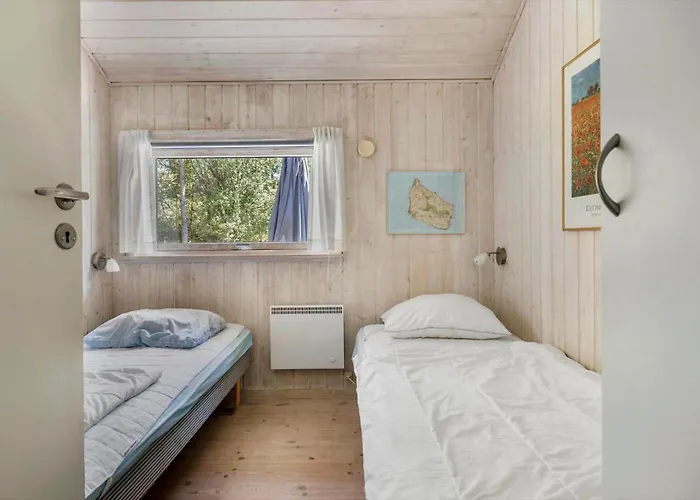 1492-aakirkeby-strandparken-3 * Vester Sømarken